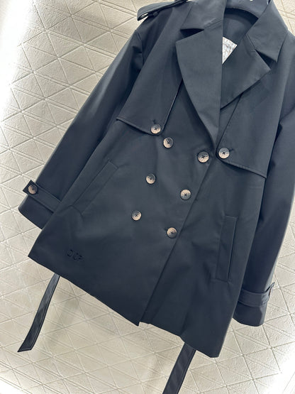 Belt length windbreaker jacket