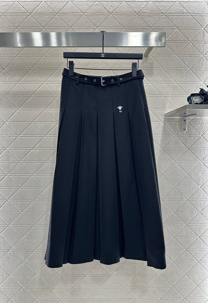 Mid length pleated skirt with waist belt