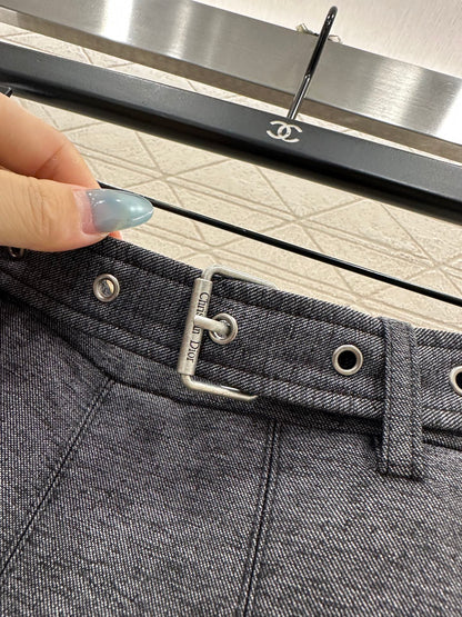 Mid length pleated skirt with waist belt