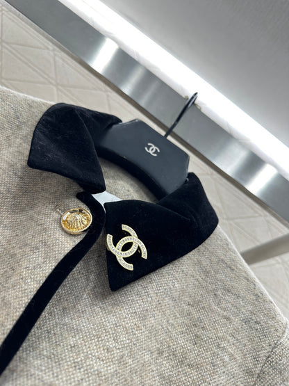 Contrasting color dress jacket