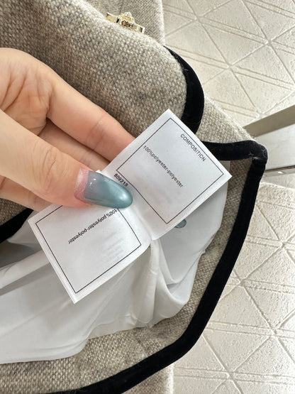 Contrasting color dress jacket