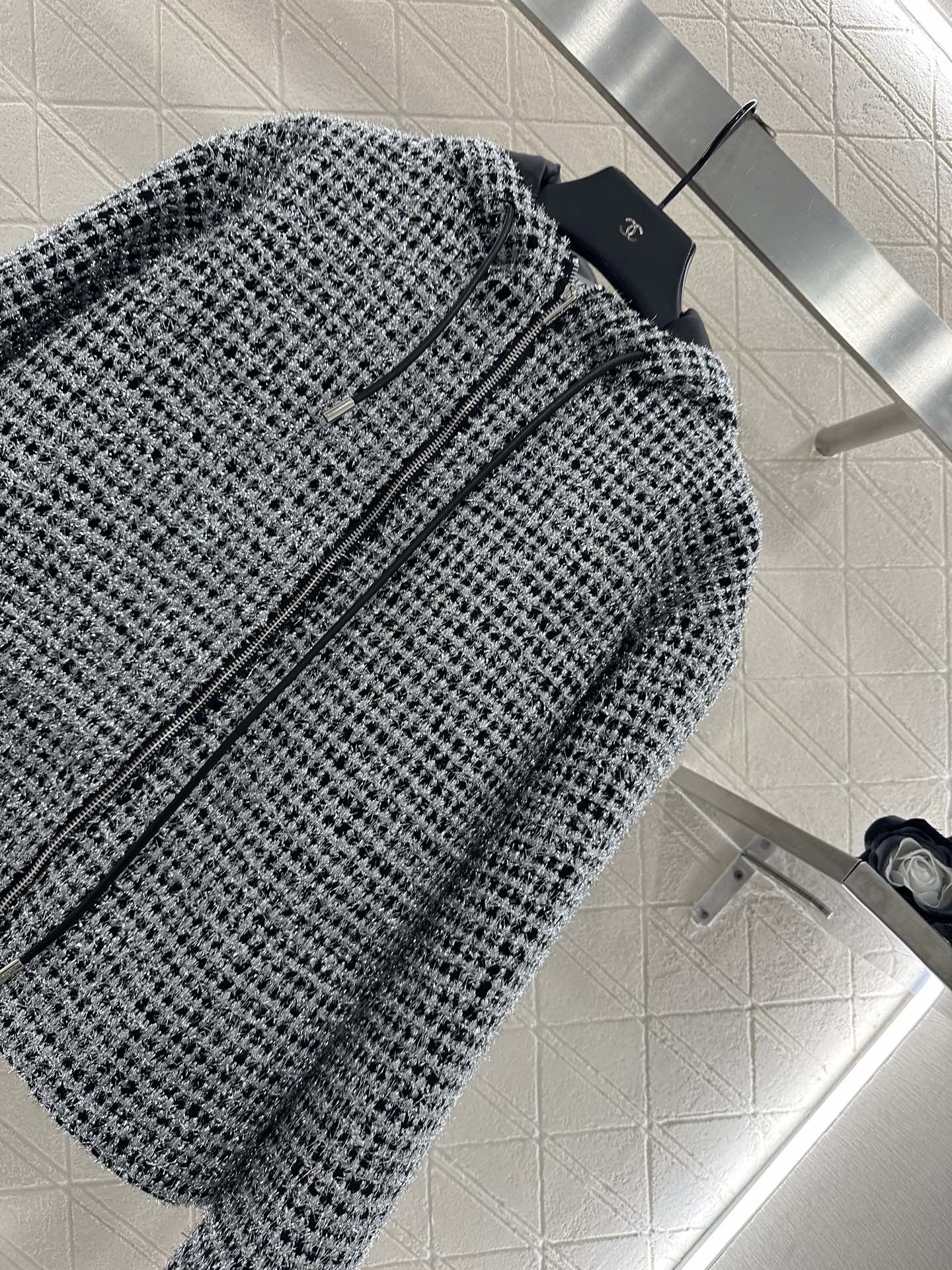 Hooded silver wire woolen jacket