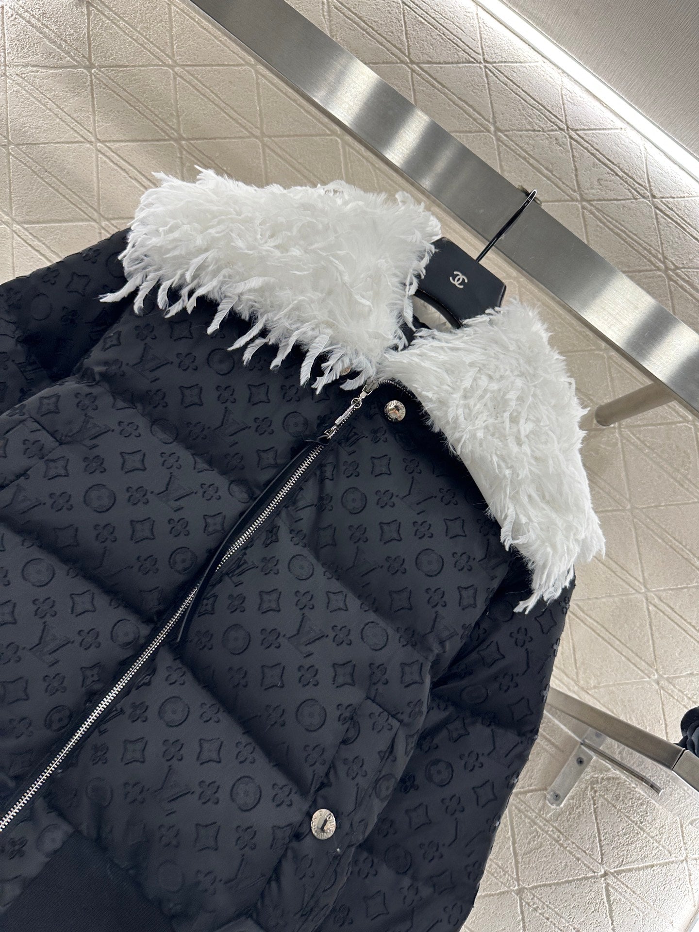 Detachable fur collar jacquard down jacket