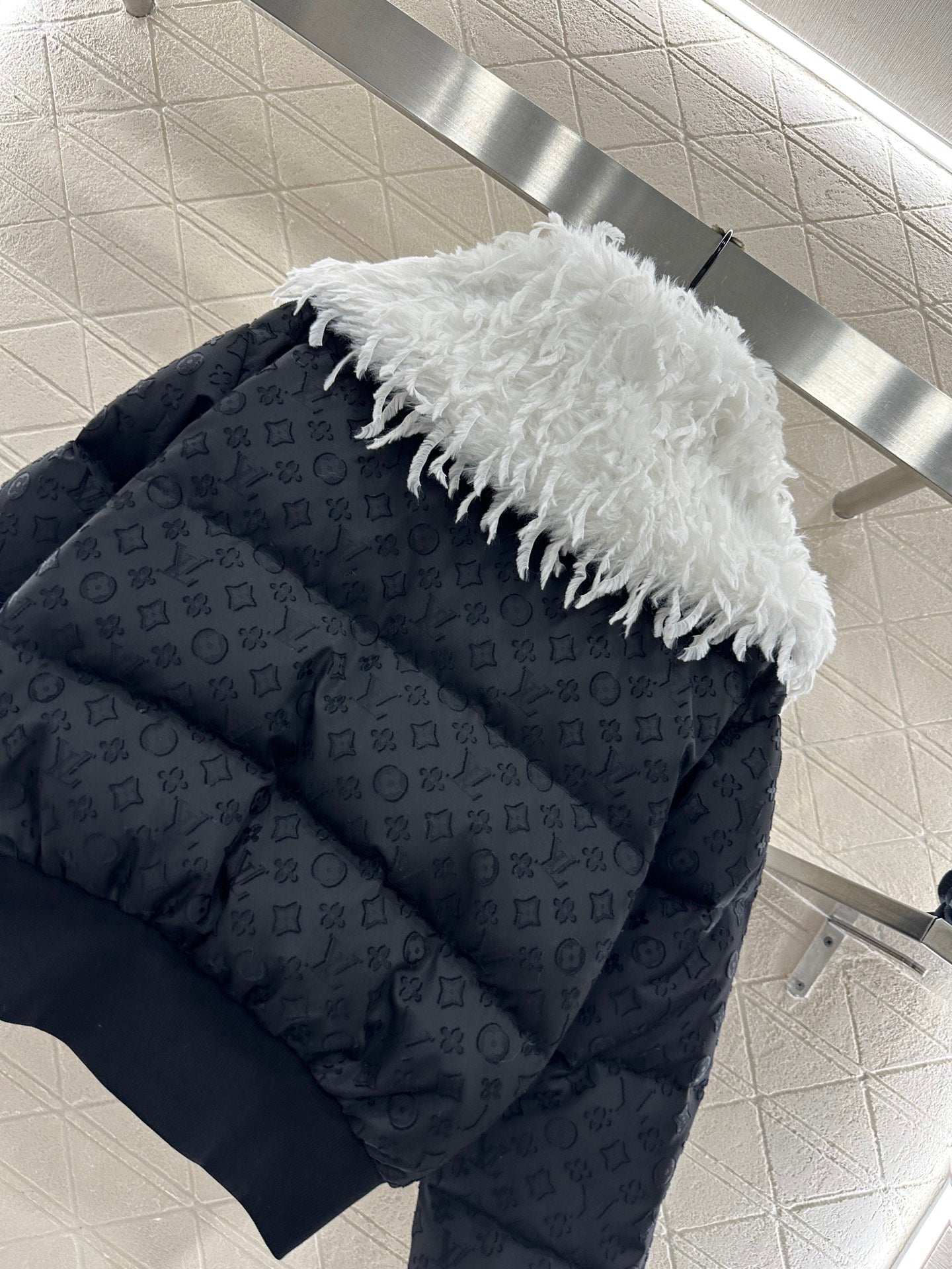 Detachable fur collar jacquard down jacket