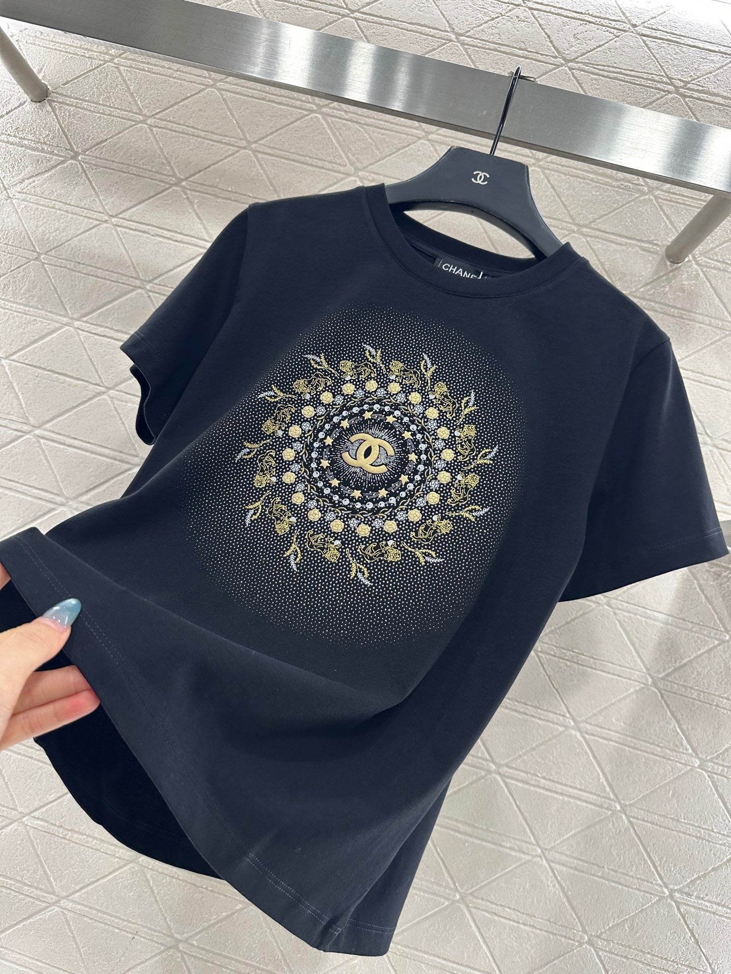 Embroidered Double C Logo 𝑇𝑒𝑒