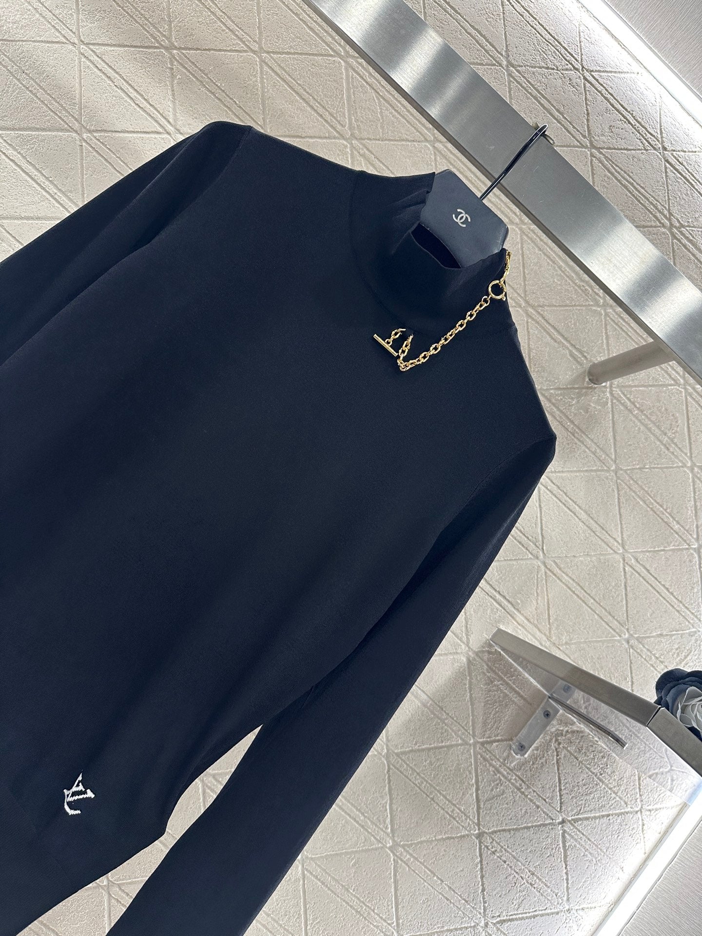 High neck chain knitted pullover sweater