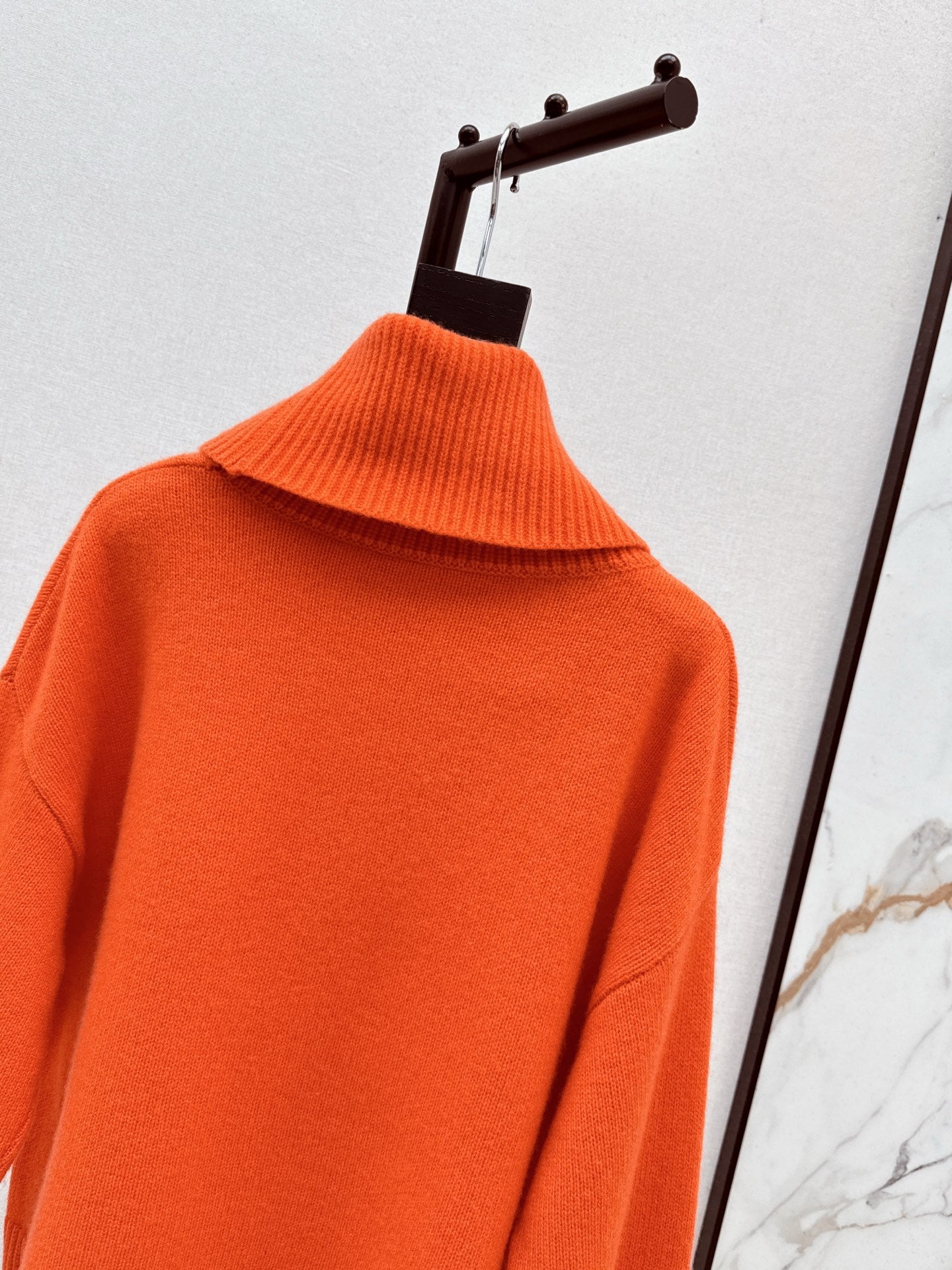 High neck cashmere sweater
