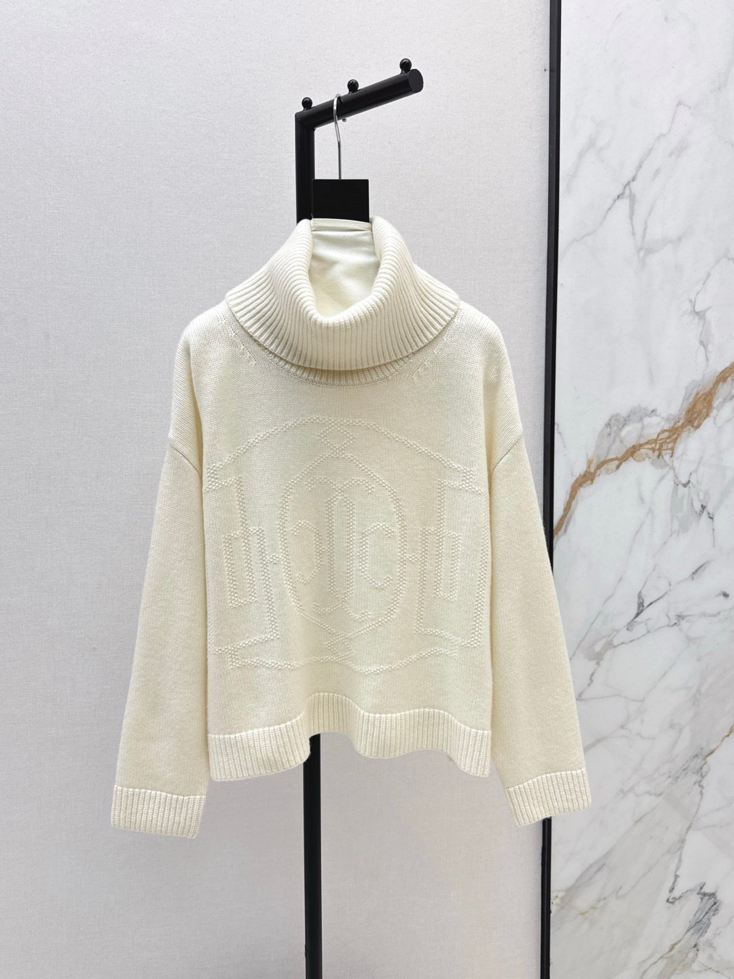 High neck cashmere sweater