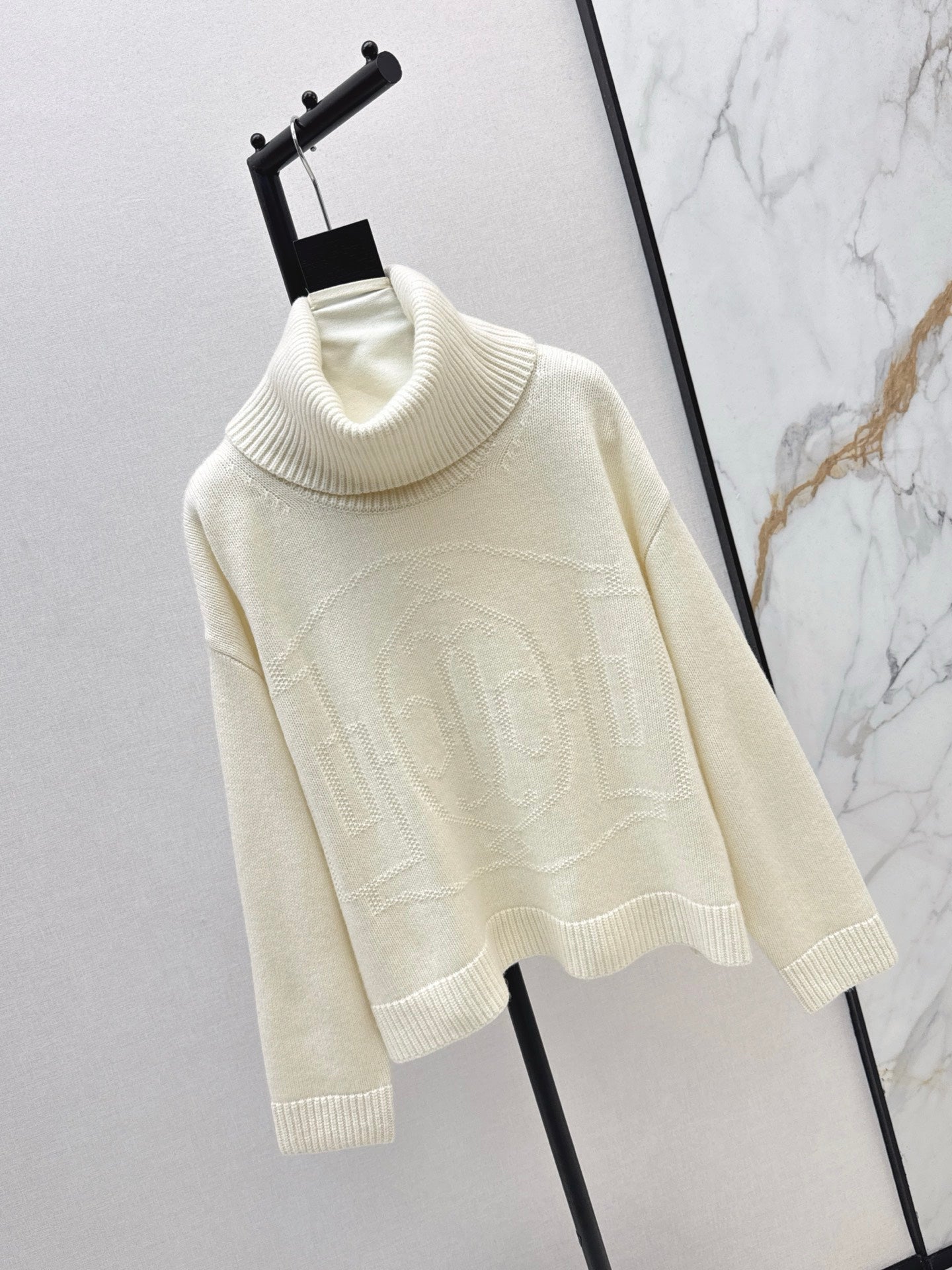 High neck cashmere sweater