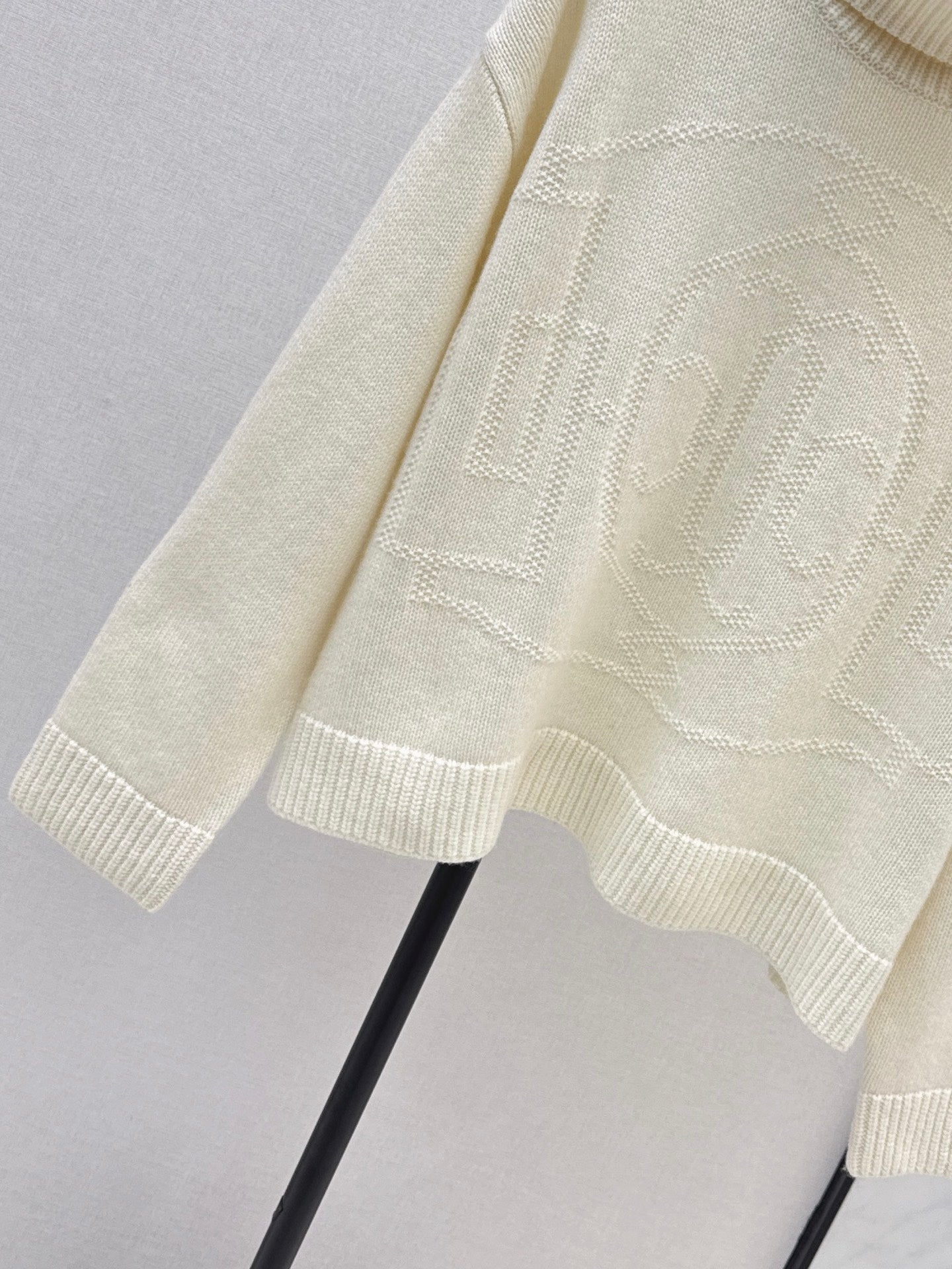 High neck cashmere sweater