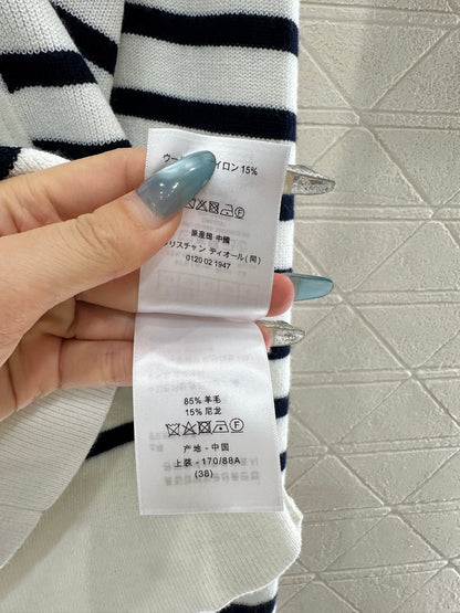 Striped knitted hooded jacket