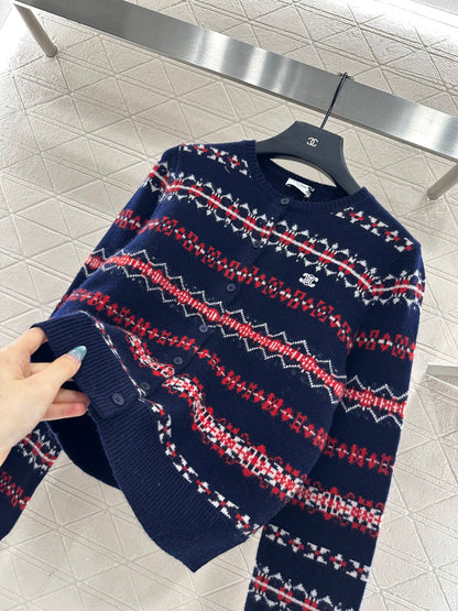 Round neck knitted snowflake striped cardigan