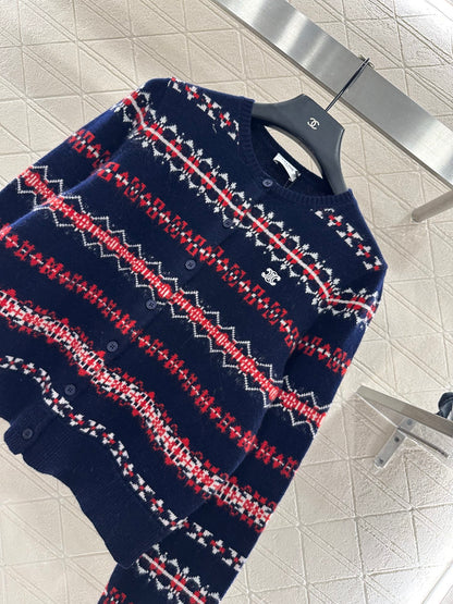 Round neck knitted snowflake striped cardigan