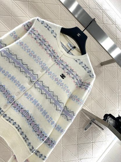 Round neck knitted snowflake striped cardigan