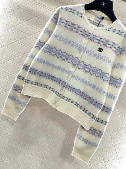 Round neck knitted snowflake striped cardigan