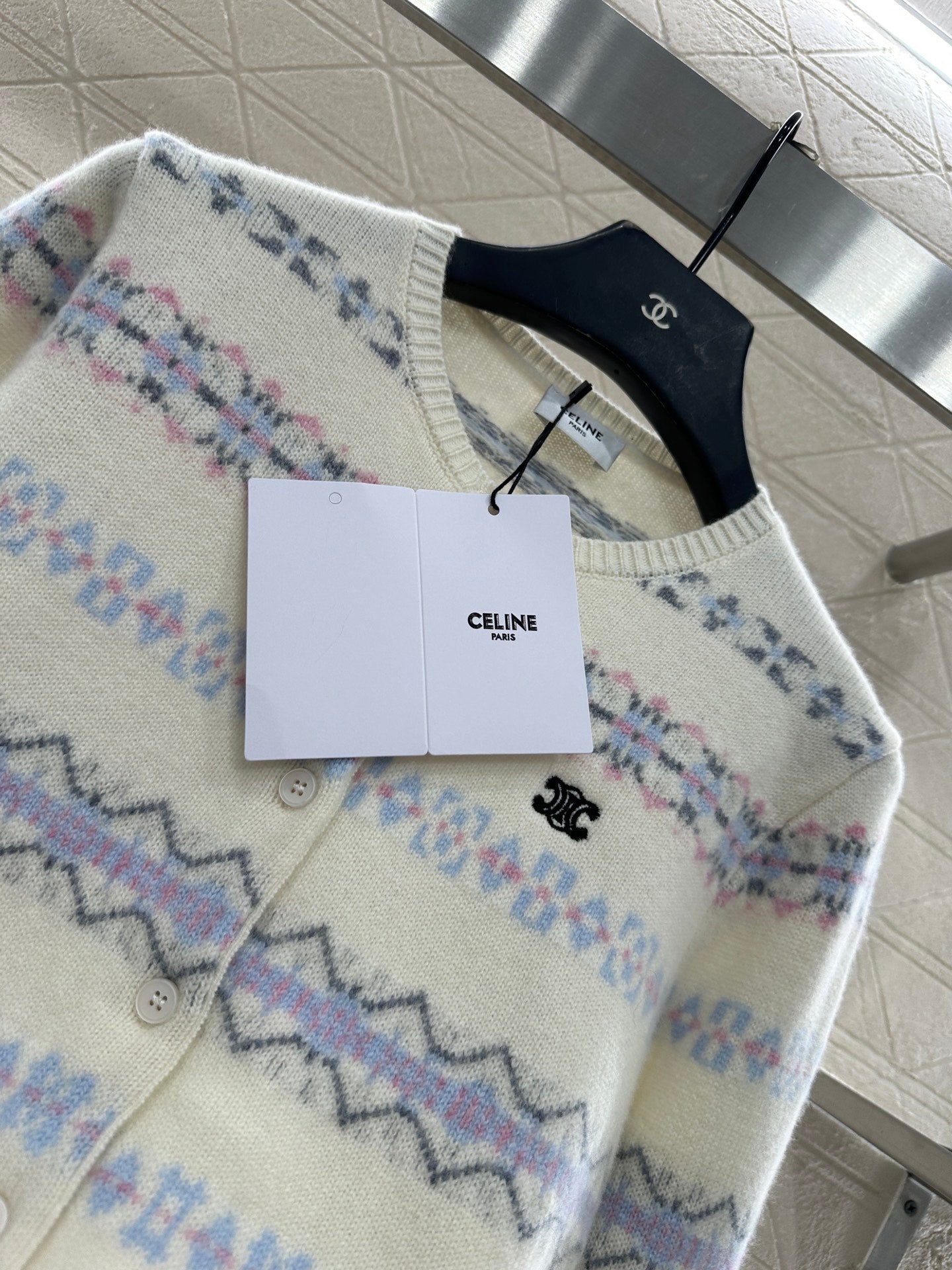 Round neck knitted snowflake striped cardigan