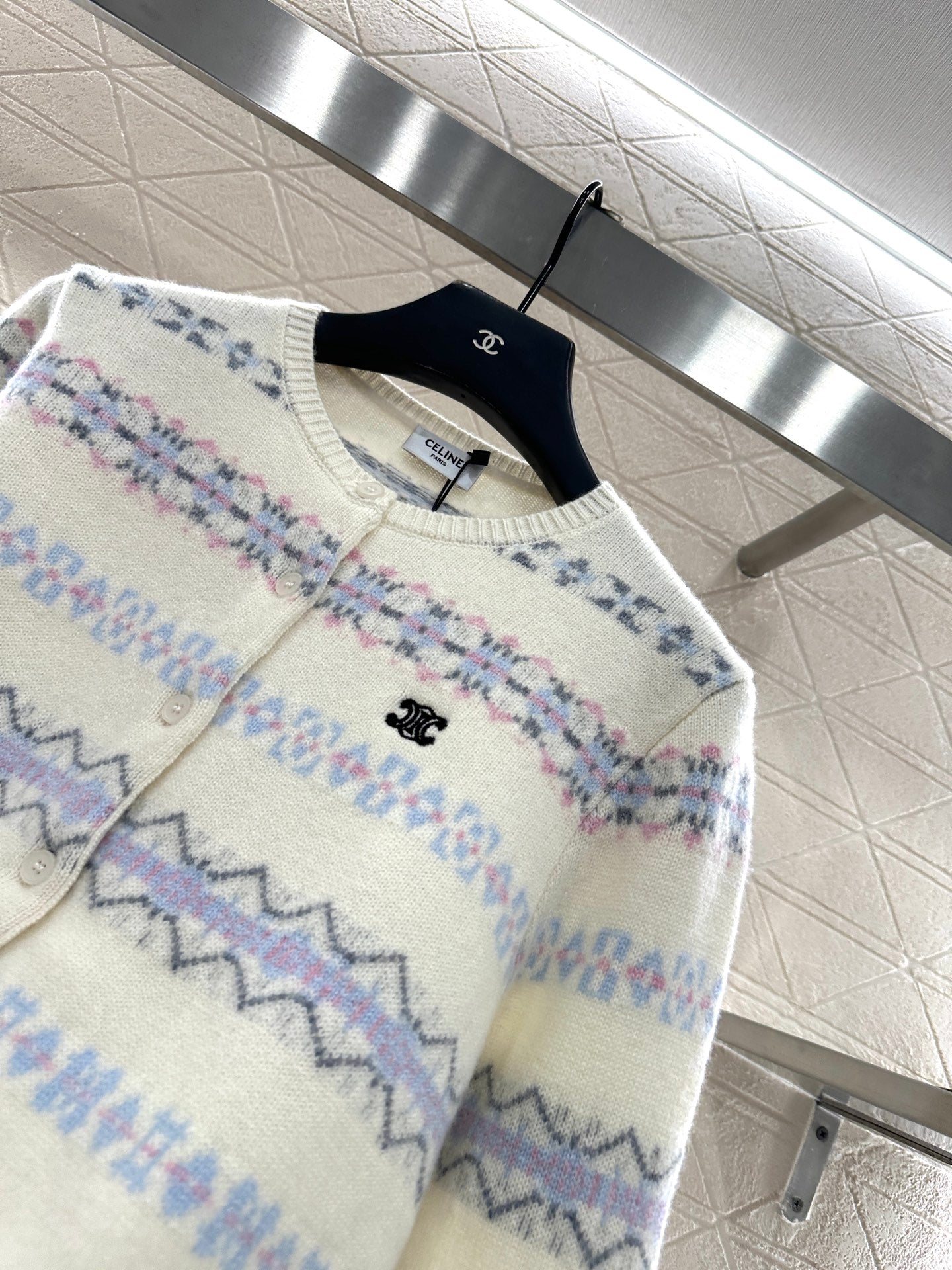 Round neck knitted snowflake striped cardigan