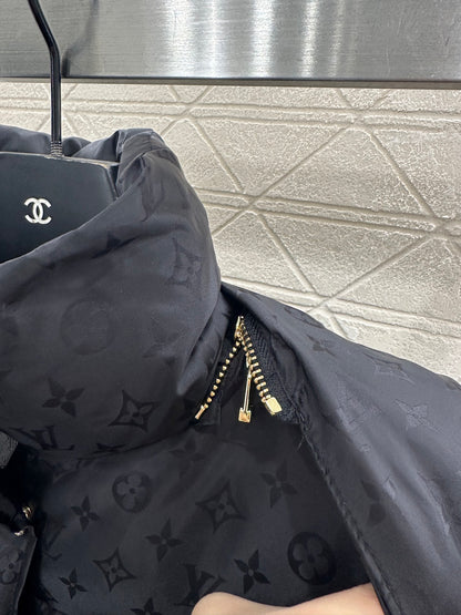 Detachable hooded jacquard down jacket