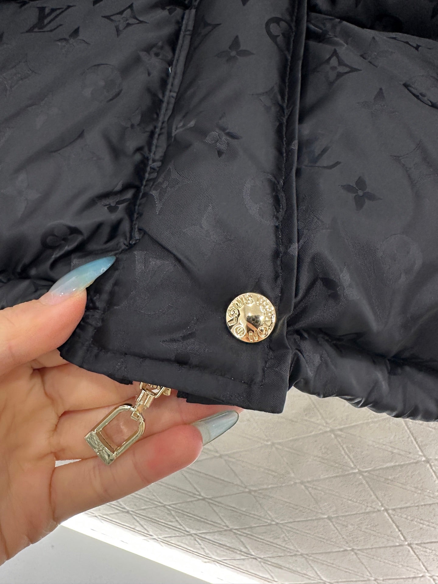 Detachable hooded jacquard down jacket