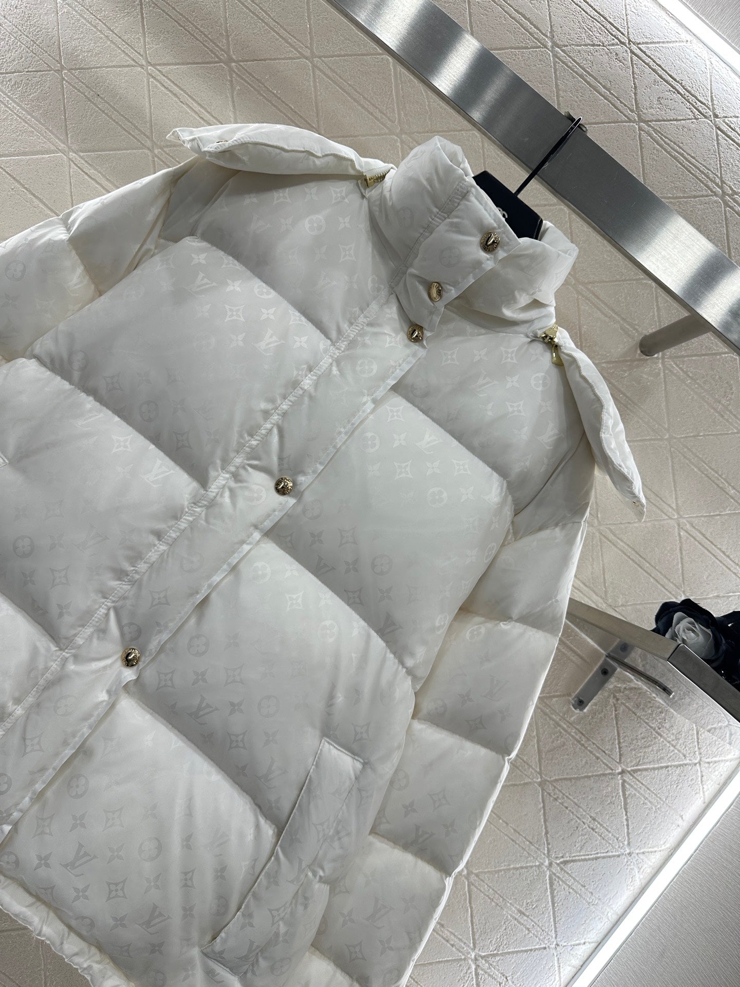 Detachable hooded jacquard down jacket