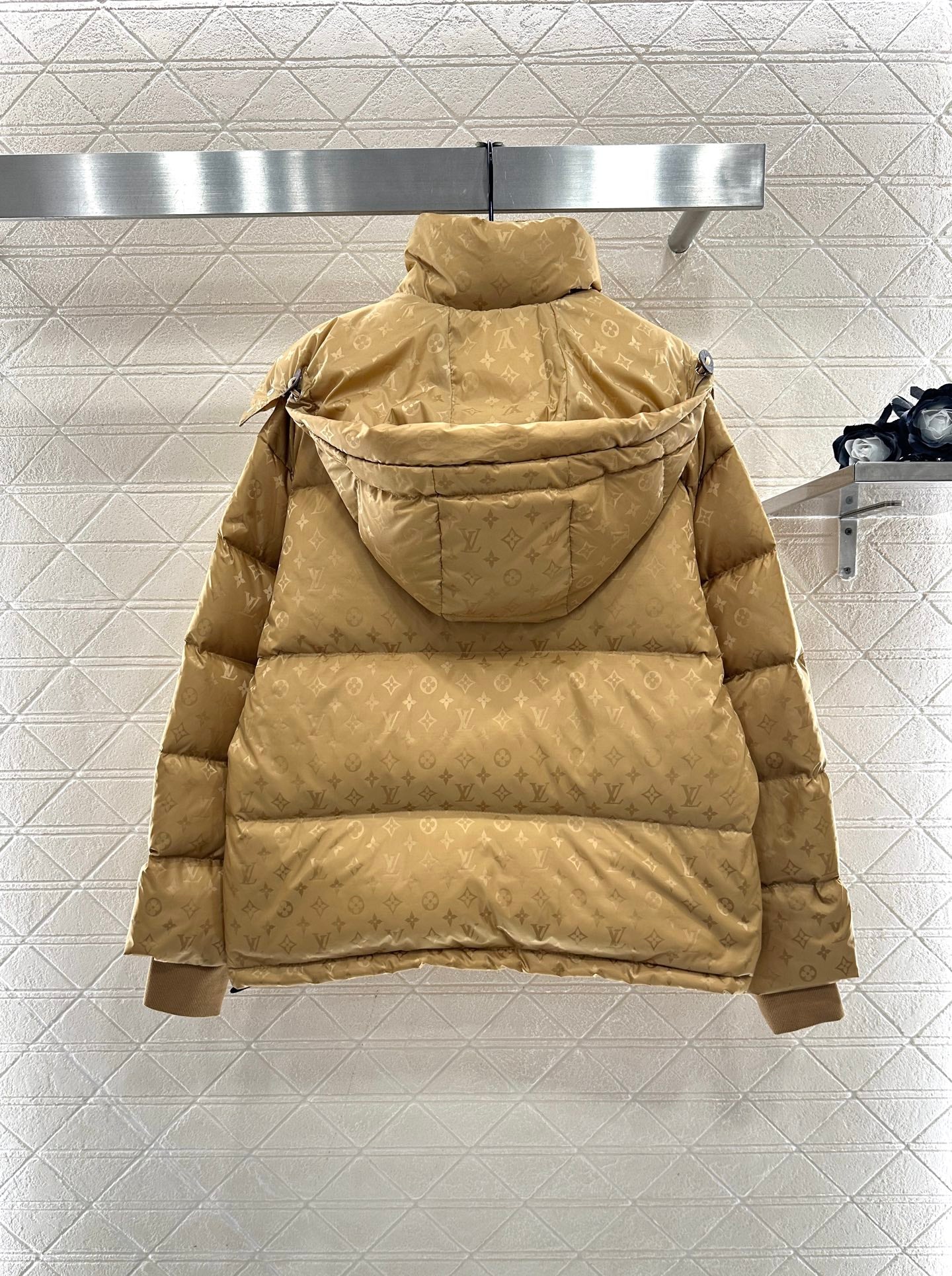 Detachable hooded jacquard down jacket