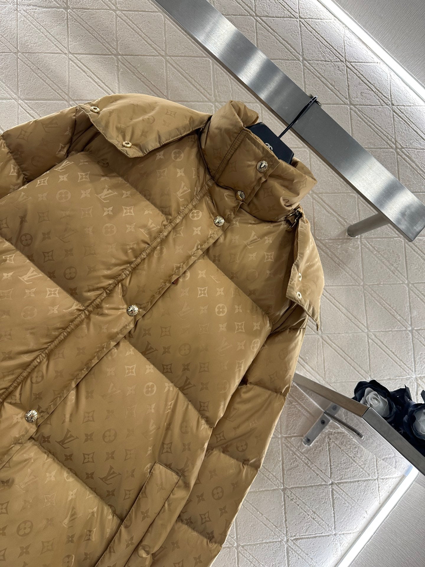 Detachable hooded jacquard down jacket