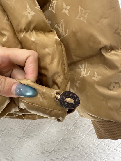 Detachable hooded jacquard down jacket