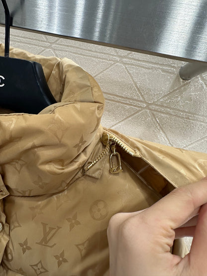 Detachable hooded jacquard down jacket