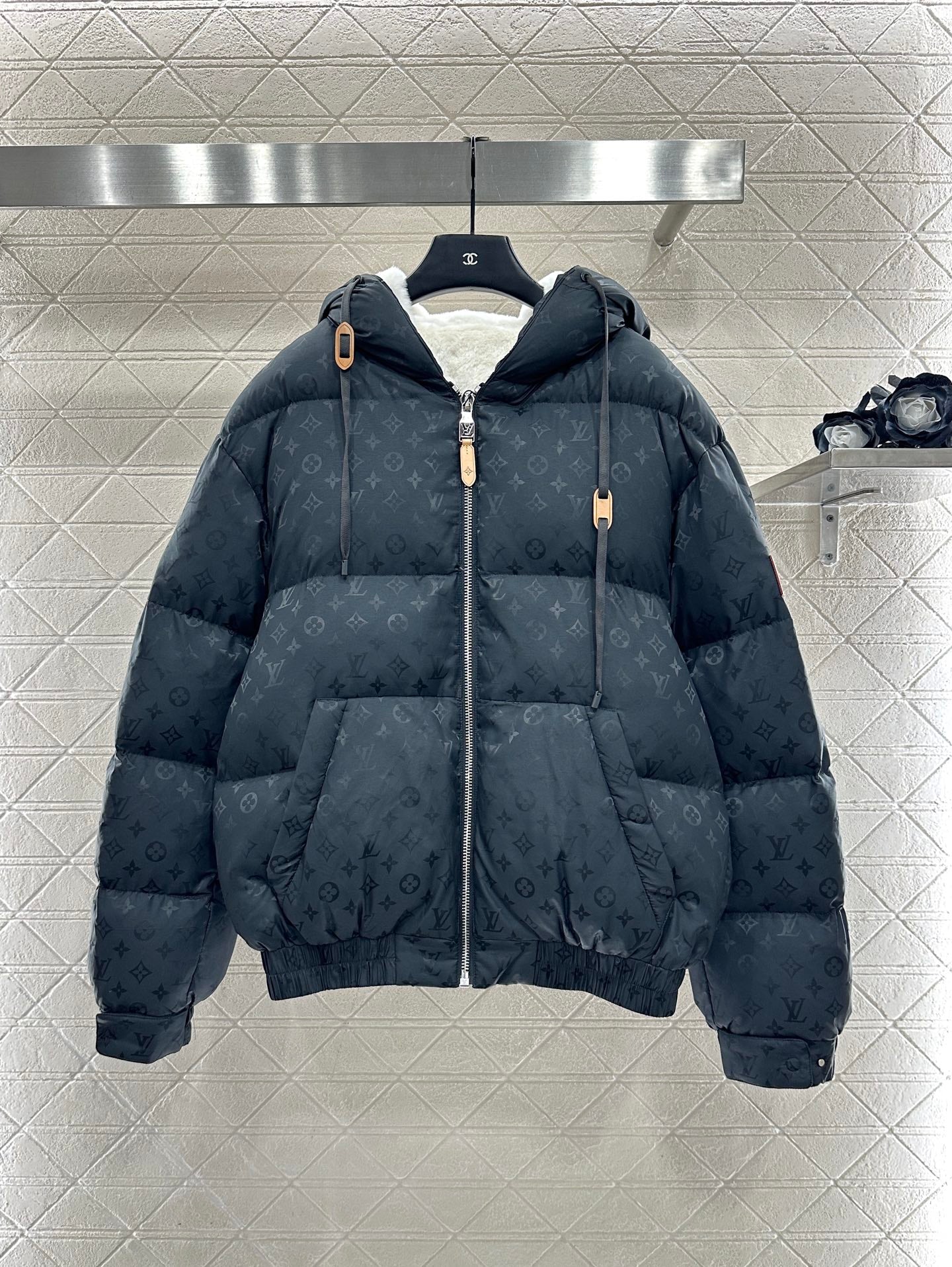 Jacquard hooded plush down jacket