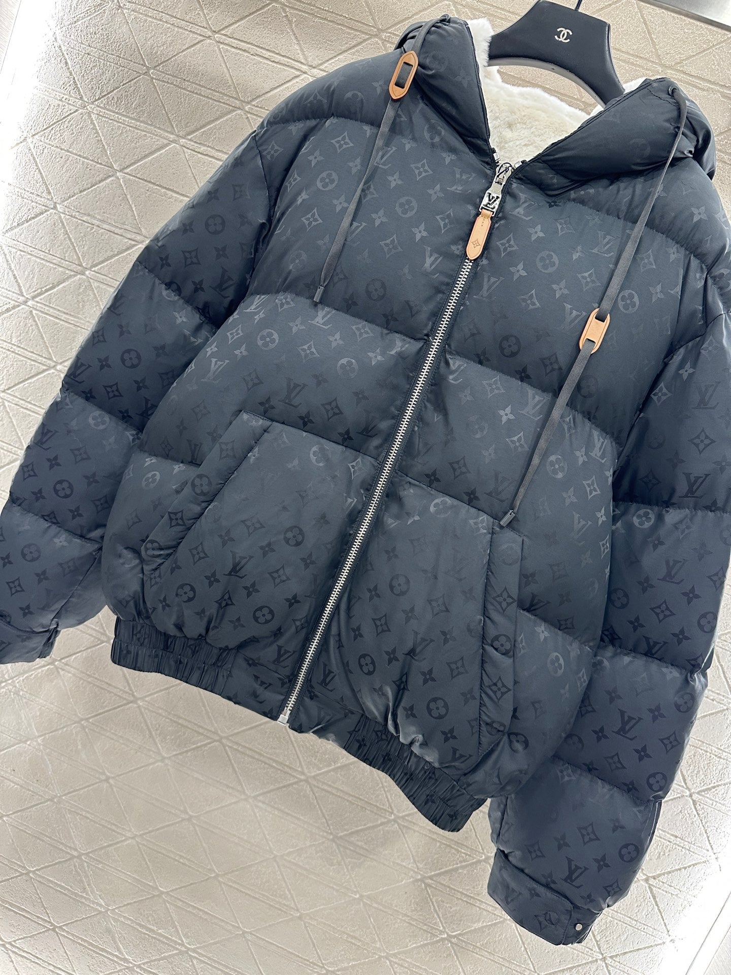 Jacquard hooded plush down jacket