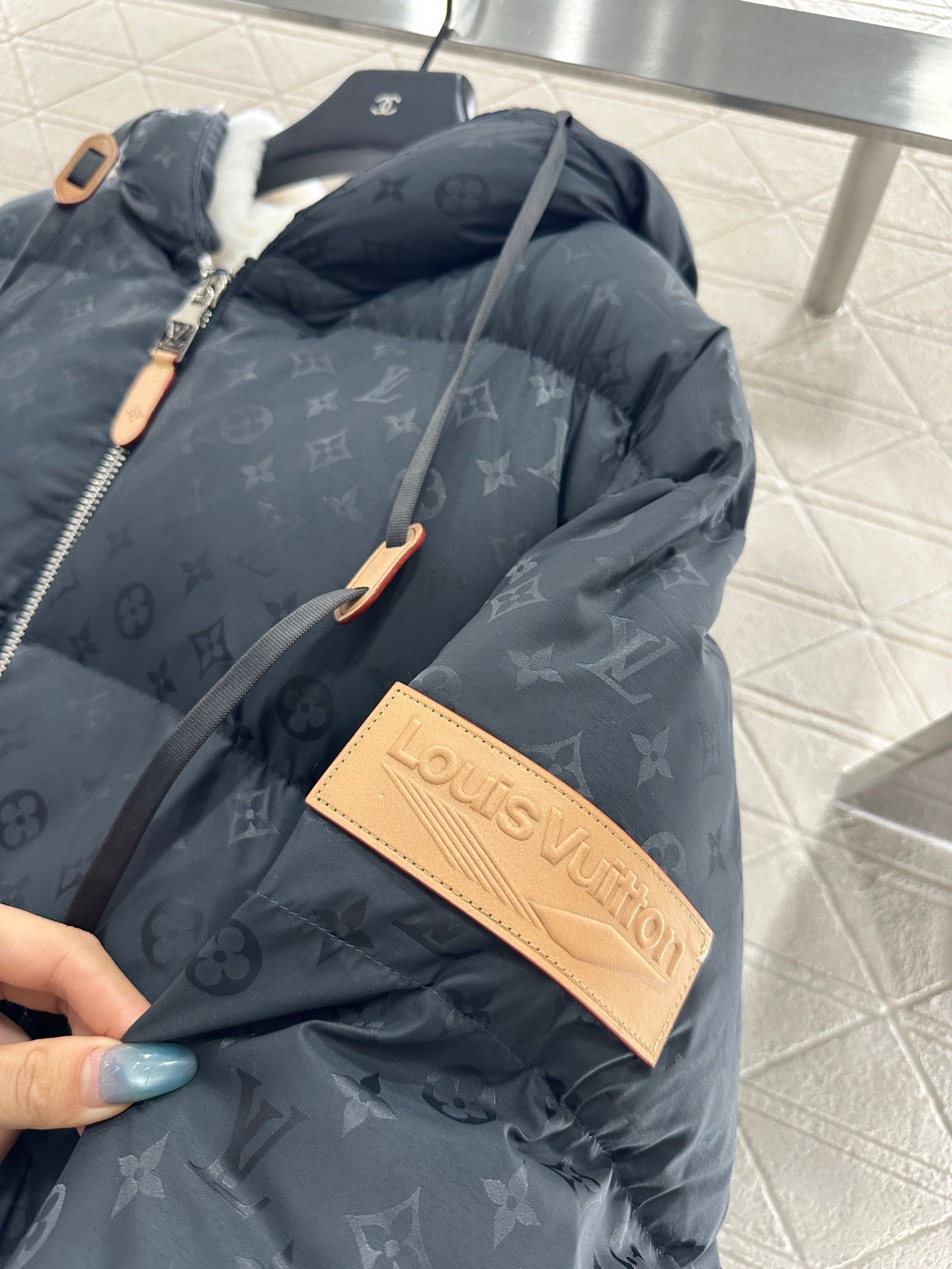 Jacquard hooded plush down jacket