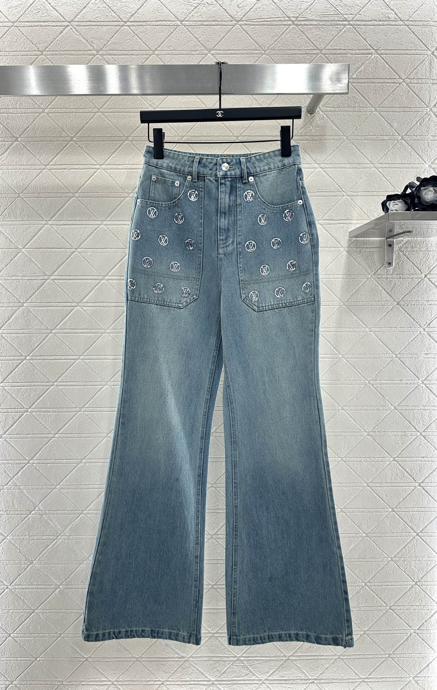 Embroidered sequined pants