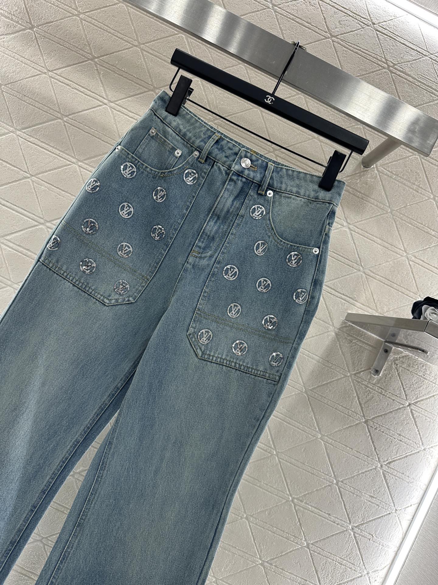 Embroidered sequined pants