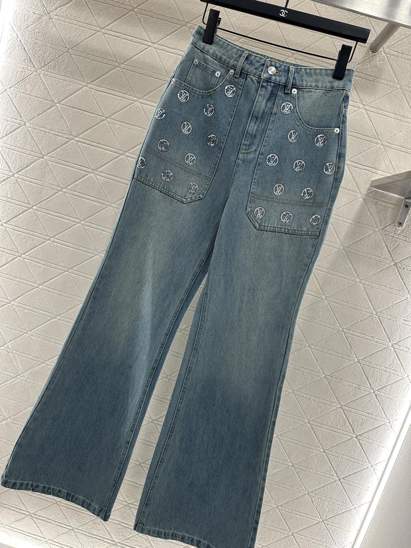 Embroidered sequined pants