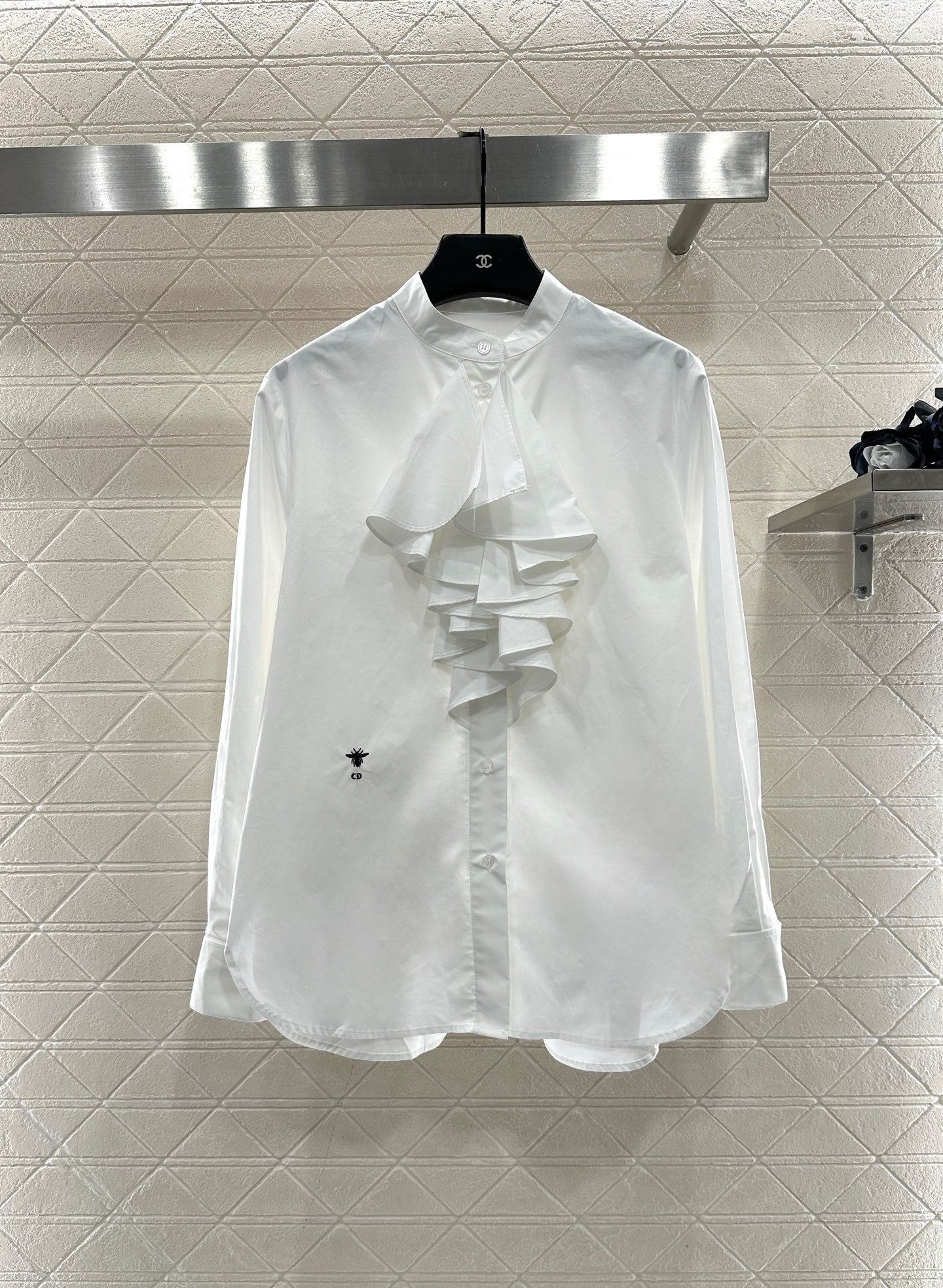 Stacked cake collar shirt