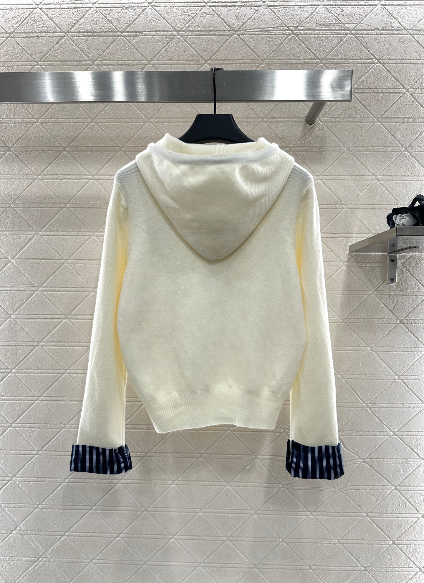 Hooded knitted cardigan