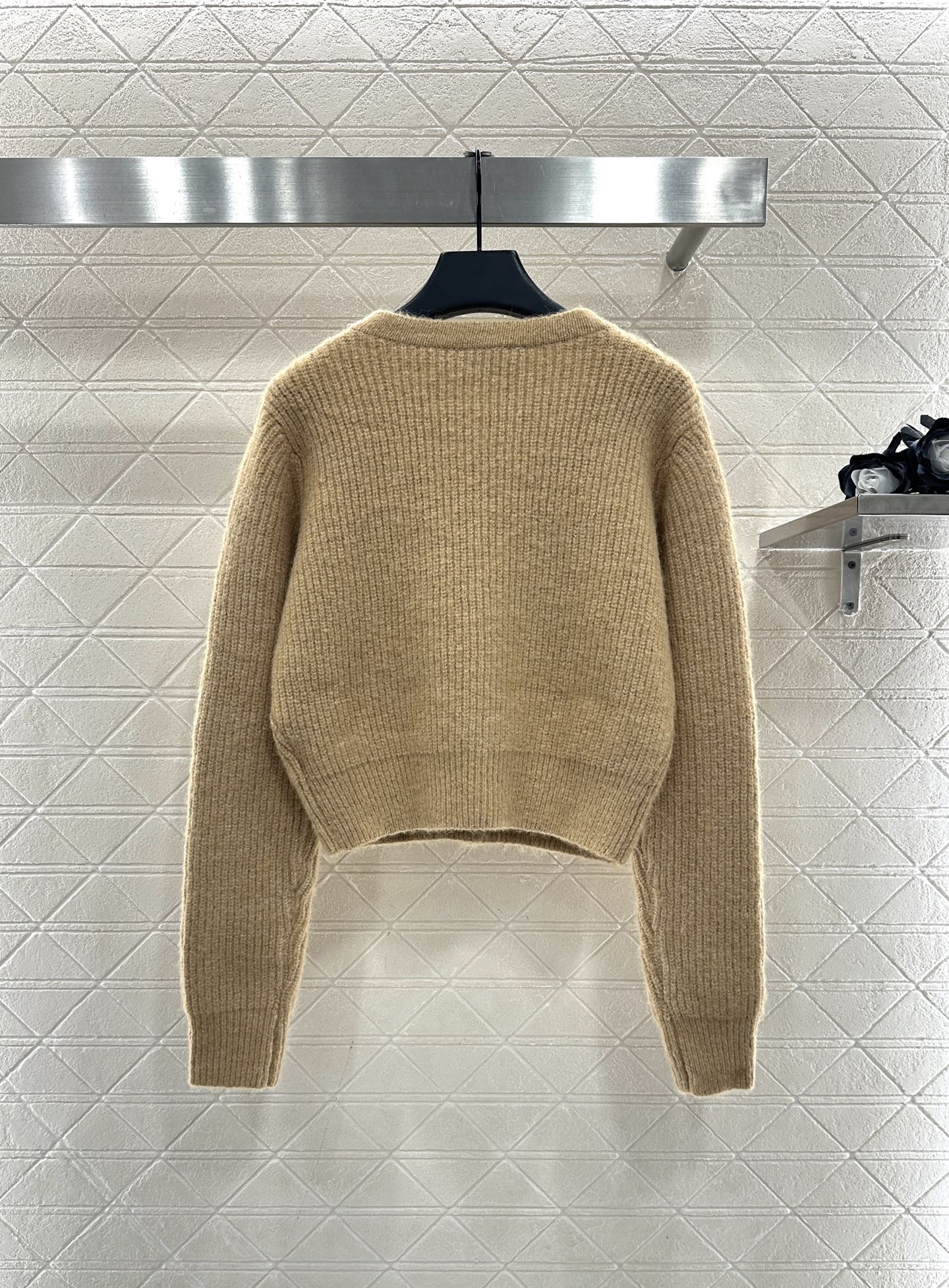 Nail bead knitted cardigan