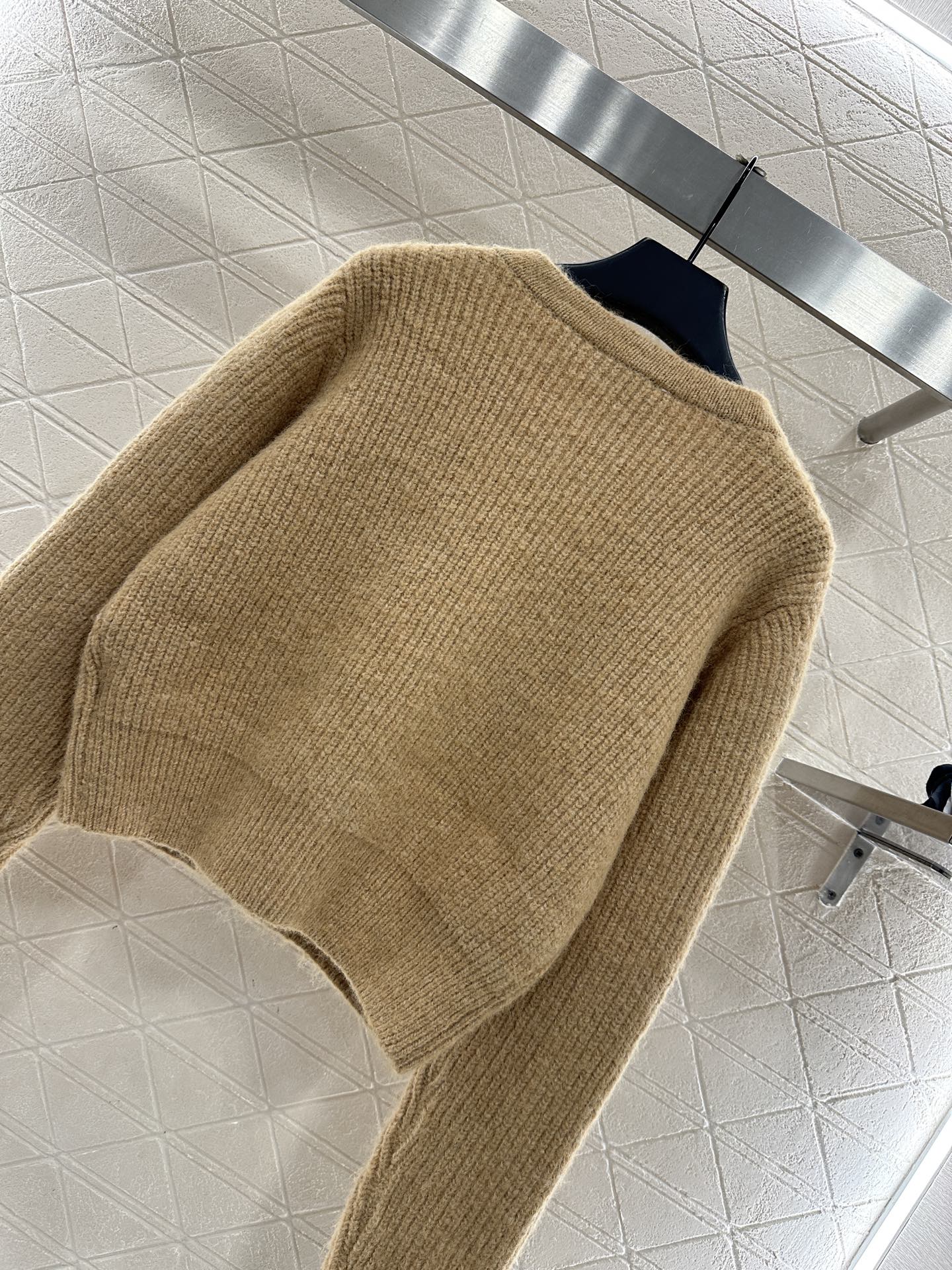 Nail bead knitted cardigan