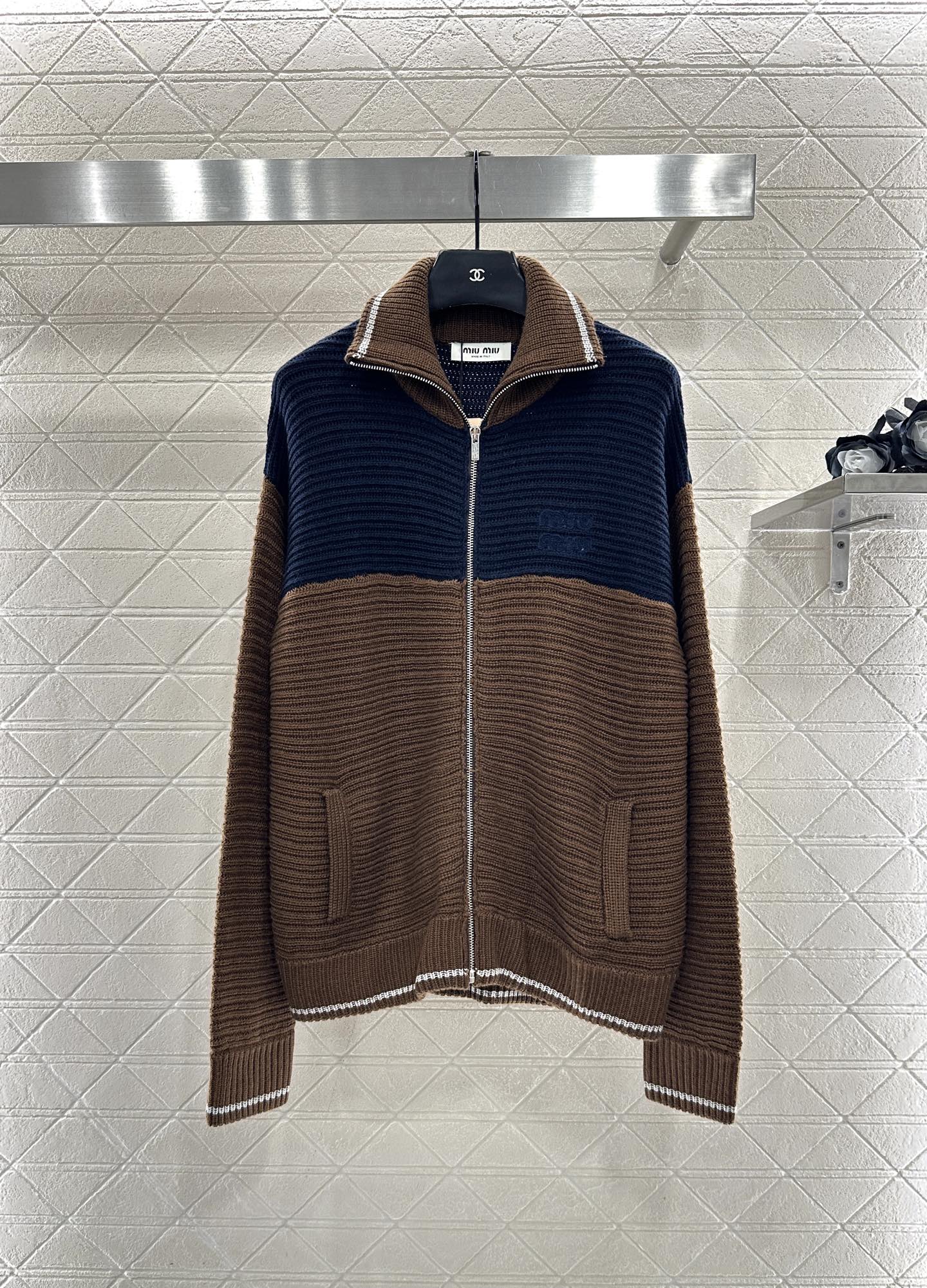 Color blocked lapel knit cardigan