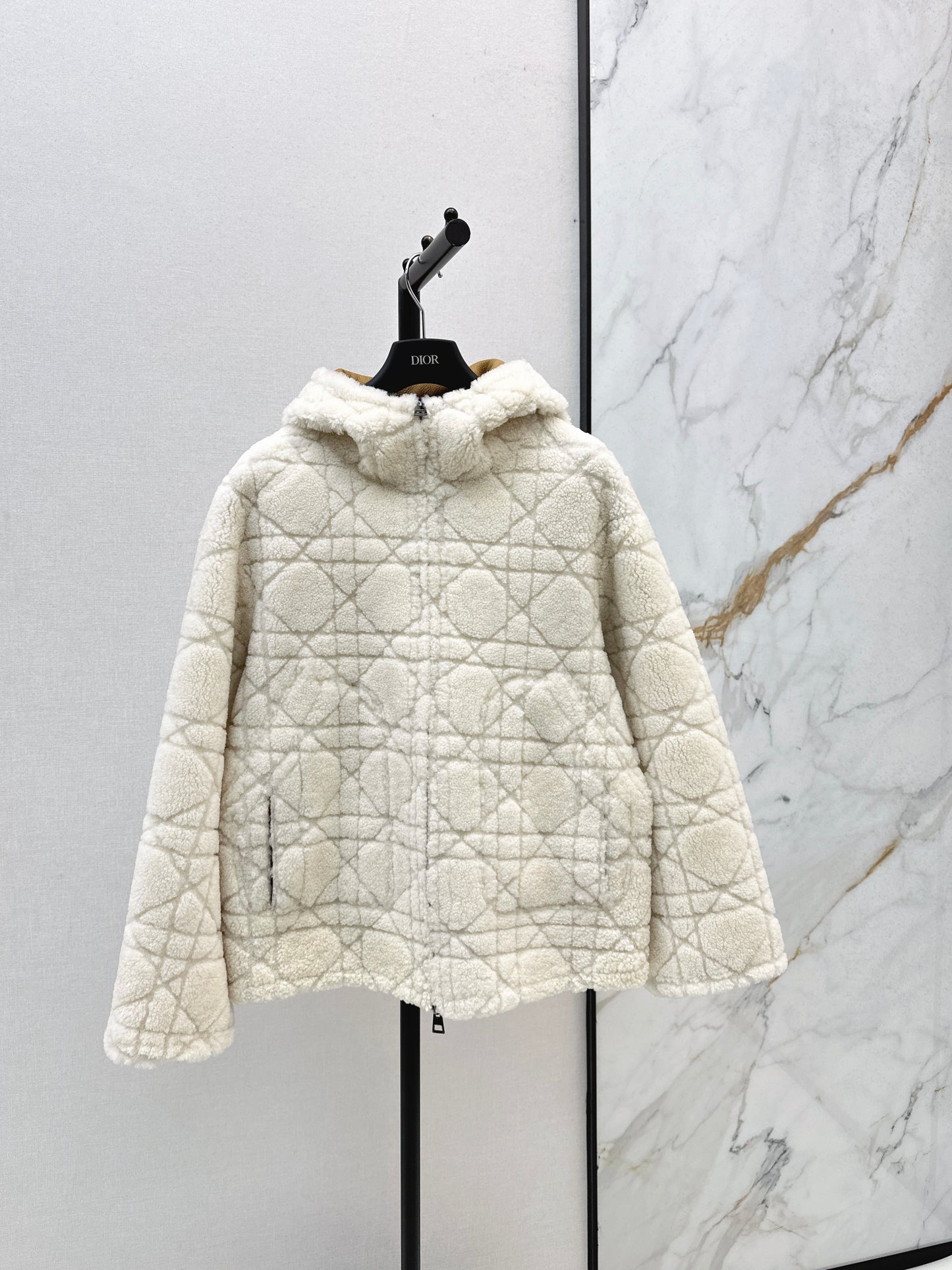 Fur one-piece hooded jacket