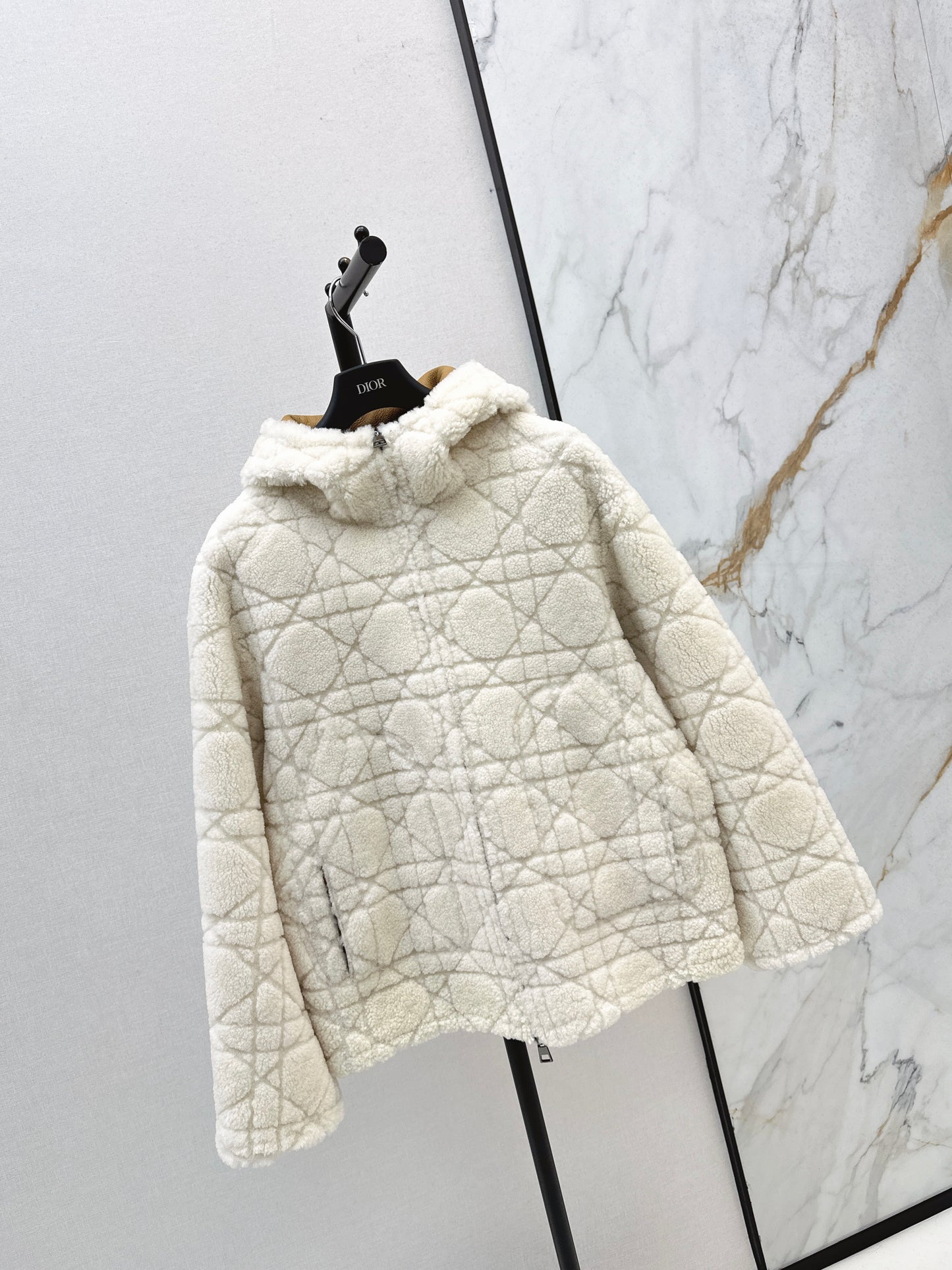 Fur one-piece hooded jacket