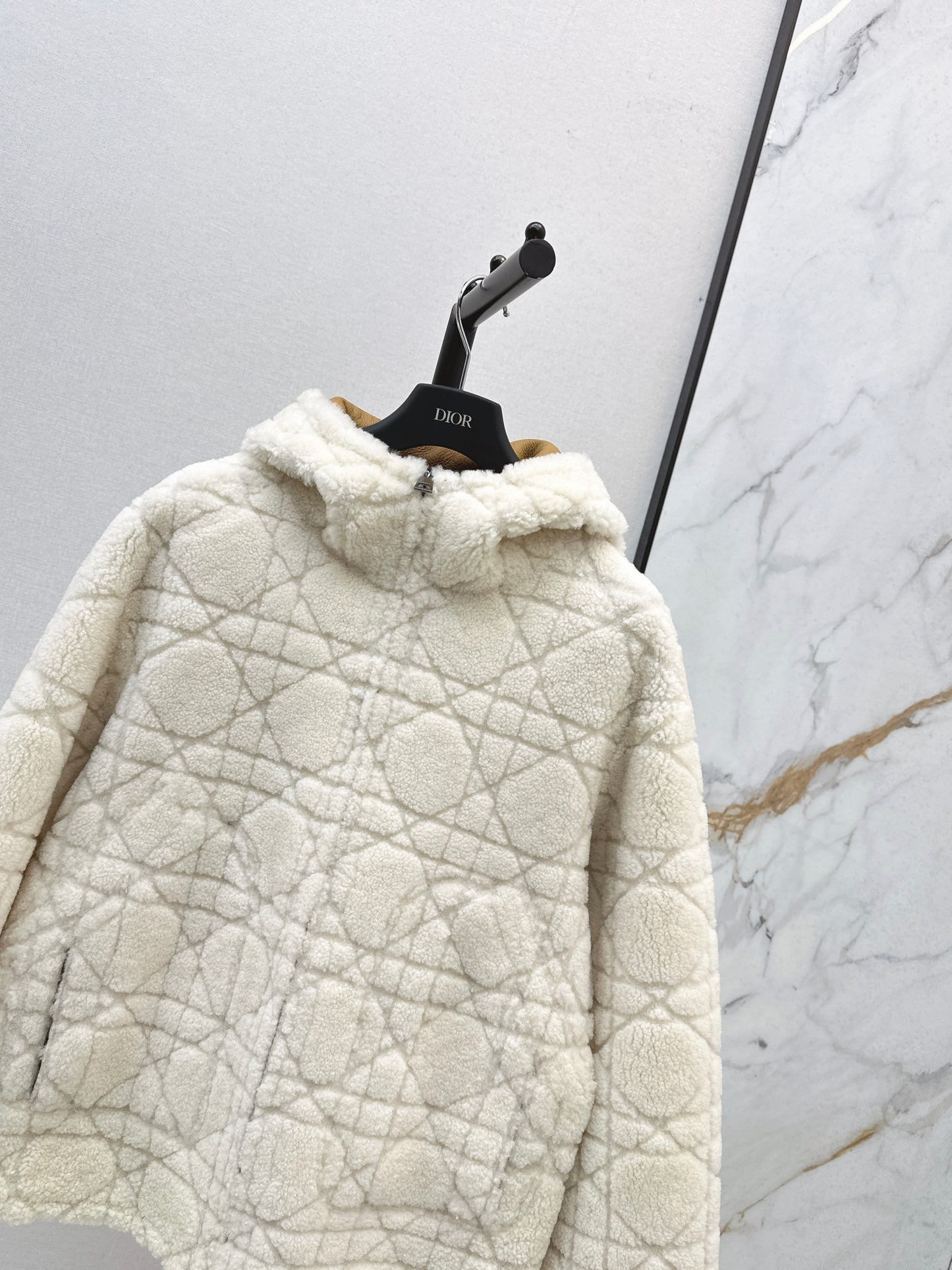 Fur one-piece hooded jacket