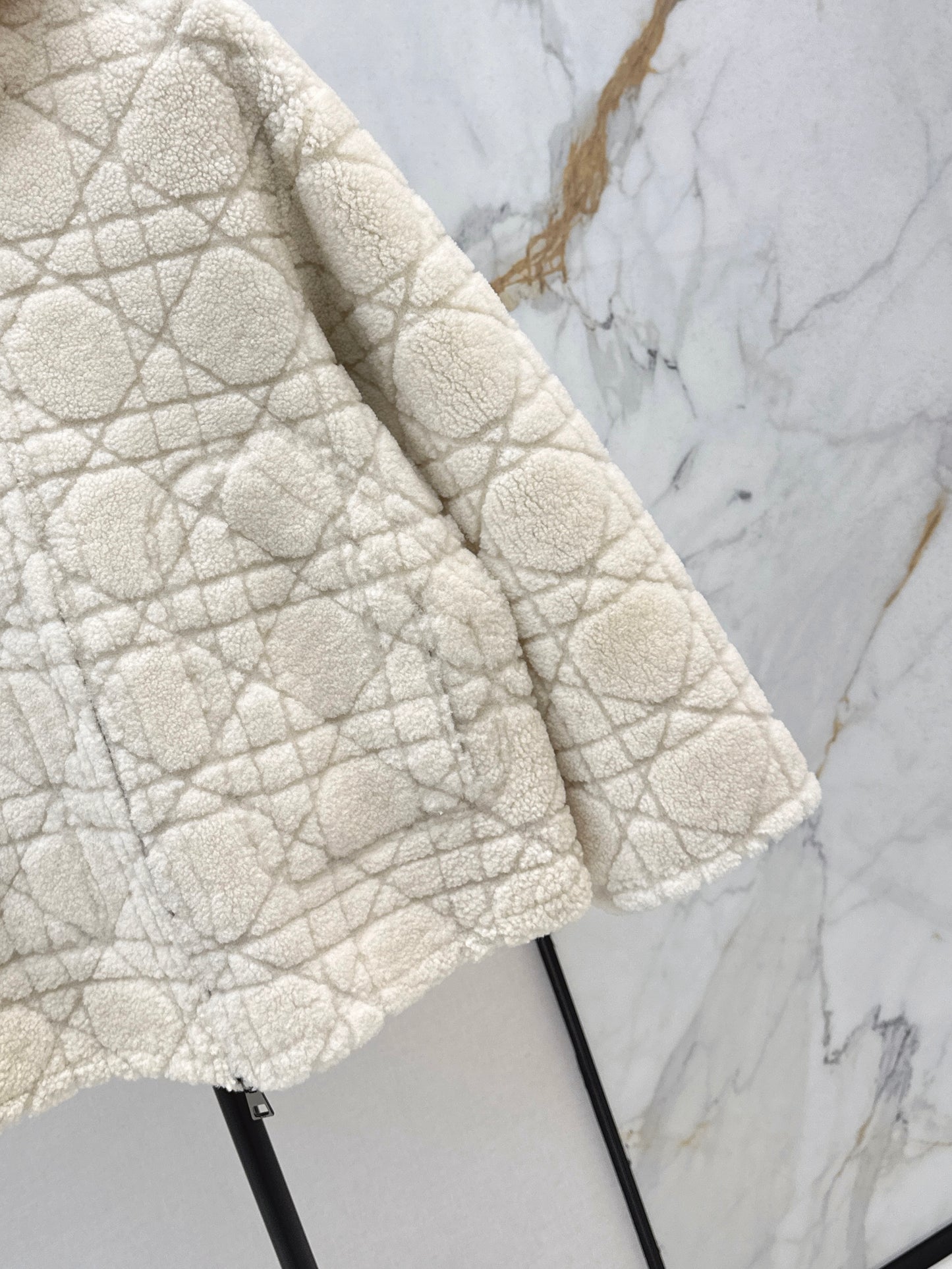 Fur one-piece hooded jacket