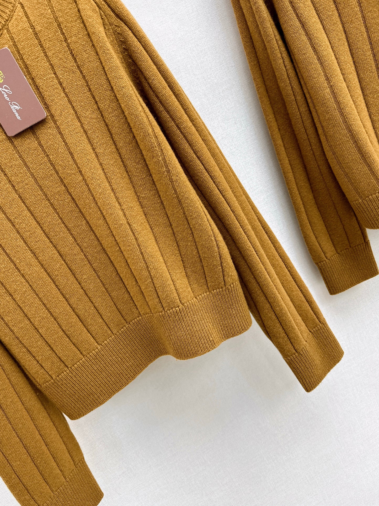 Cashmere wool round neck sweater