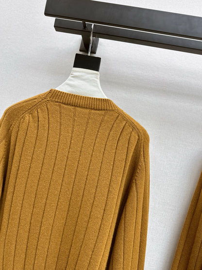 Cashmere wool round neck sweater