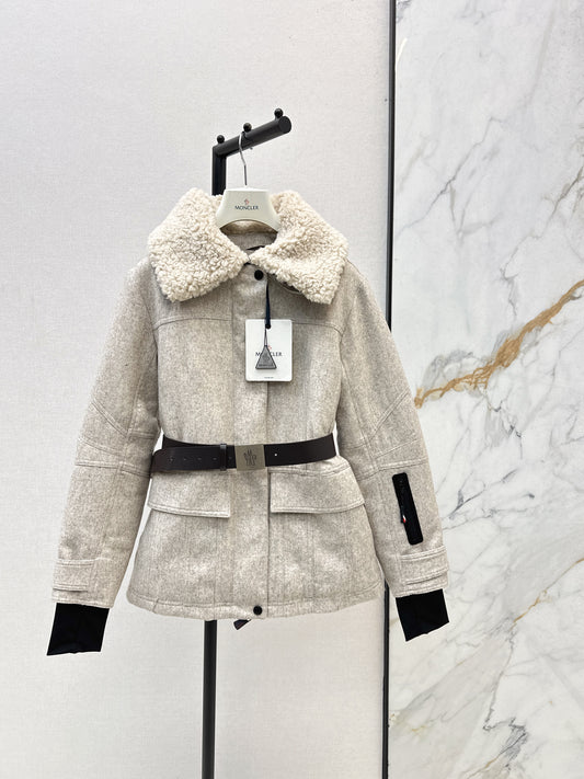 Lamb fur collar waistband hooded down jacket