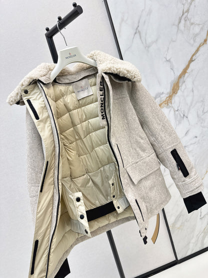 Lamb fur collar waistband hooded down jacket