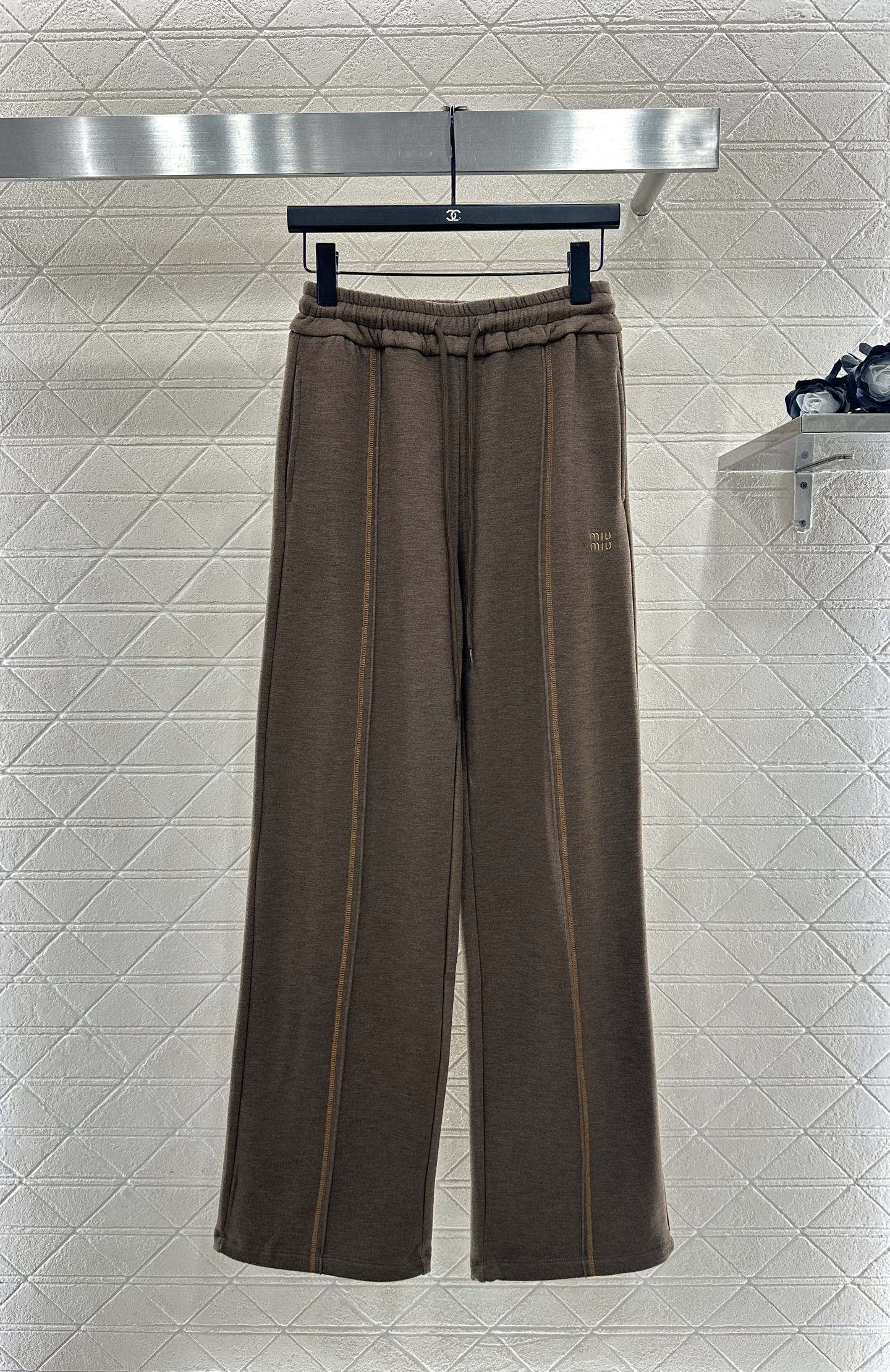 Half open hooded set