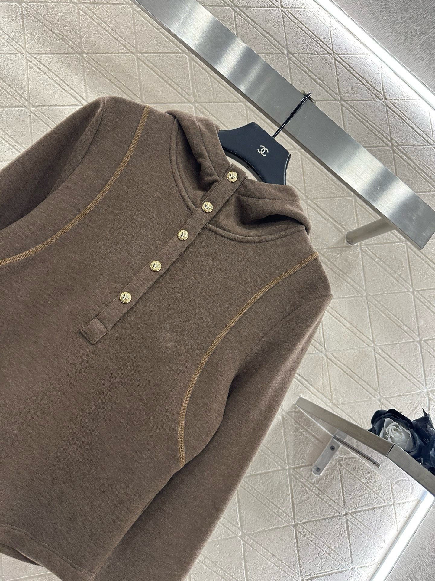 Half open hooded set