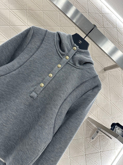 Half open hooded set